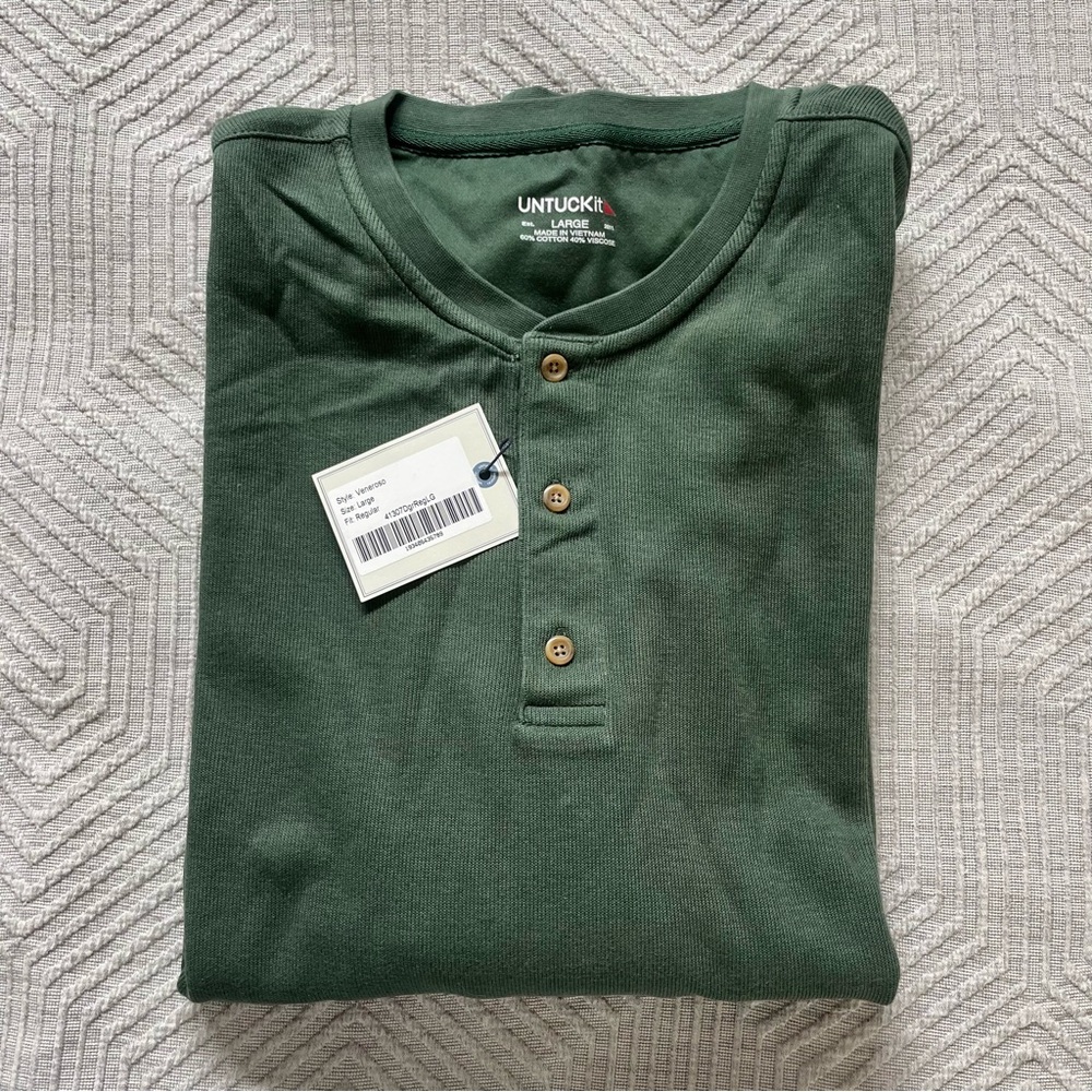 Untuckit Veneroso Henley Size L - NWT